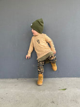 Load image into Gallery viewer, Longsleeve Droptails Khaki